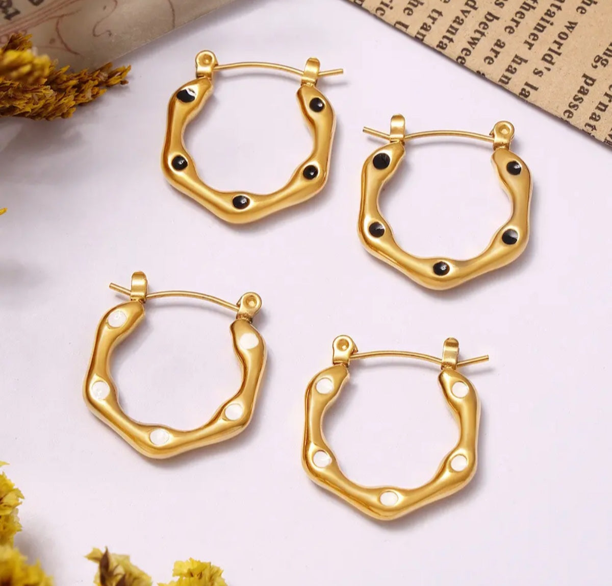 HANI HOOP EARRINGS