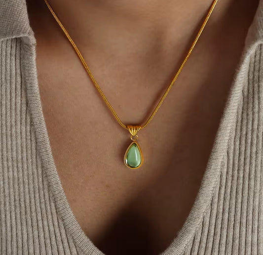 NAOMI GREEN PENDANT NECKLACE