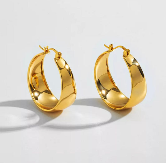 Lelo gold hoop earrings