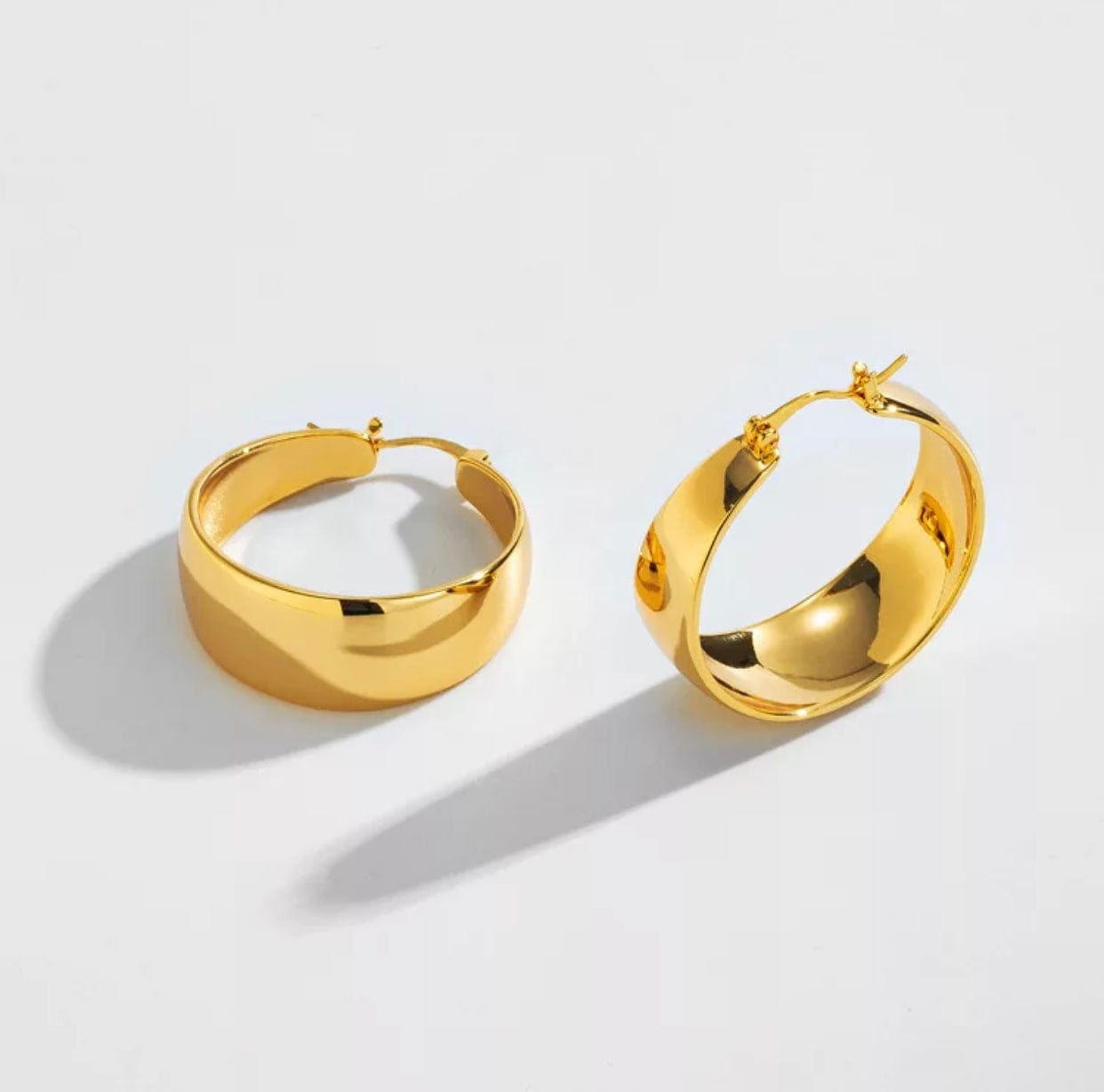 Lelo gold hoop earrings