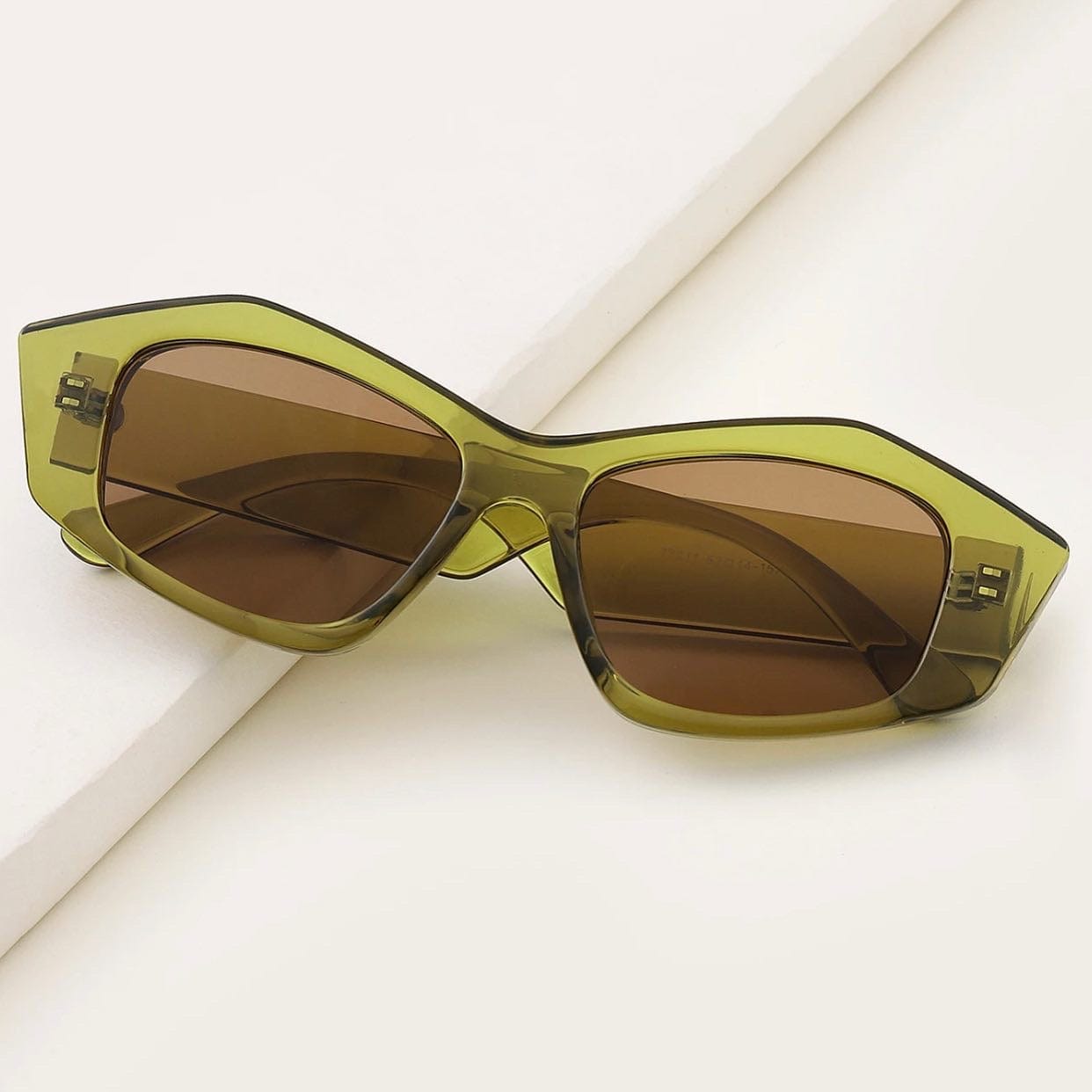 Geometric cat eye sunglasses